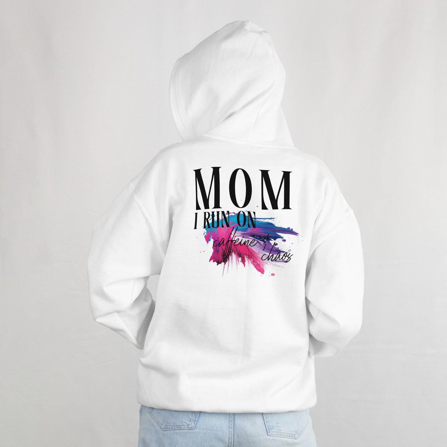 witte hoodie met mom i run on caffeine tekst van P&R Design vergelijkbaar met Nike-stijl